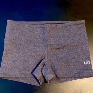 - alō yoga shorts